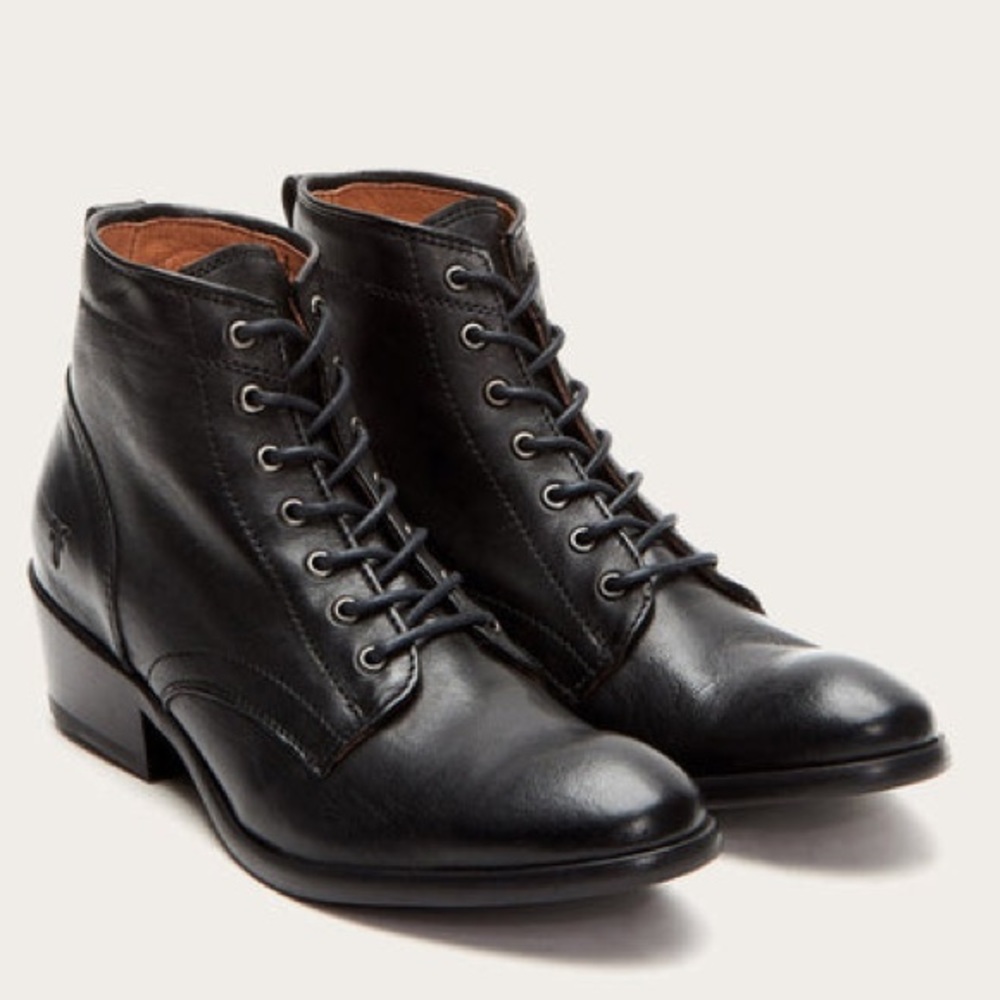 Frye Carson black lace up moto style  bootie sz11